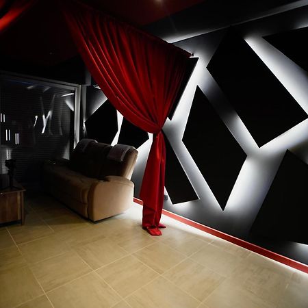 L Unique Cinema Room Grenoble Extérieur photo
